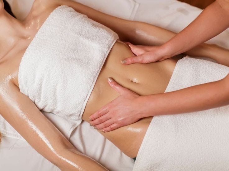 Drainage lymphatique : massage doux pour stimuler la circulation lymphatique et éliminer les toxines